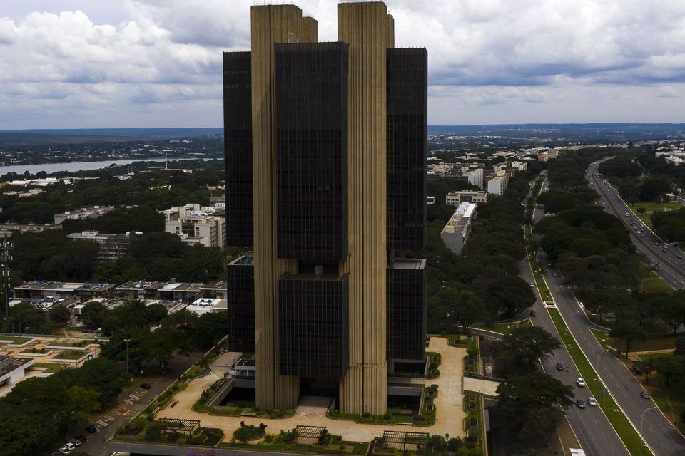 Copom inicia hoje reunião para definir taxa Selic