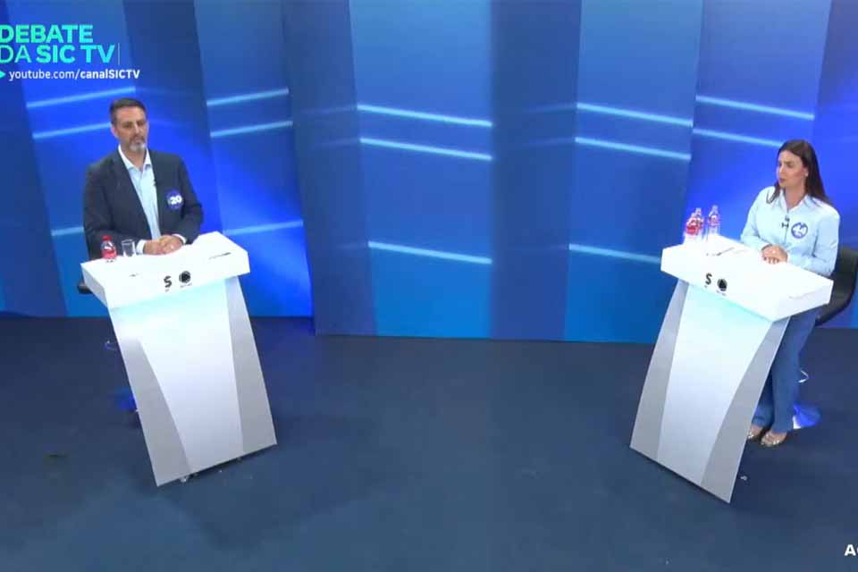 Debate entre Mariana Carvalho e Léo Moraes teve ânimos acirrados; troca de acusações e propostas