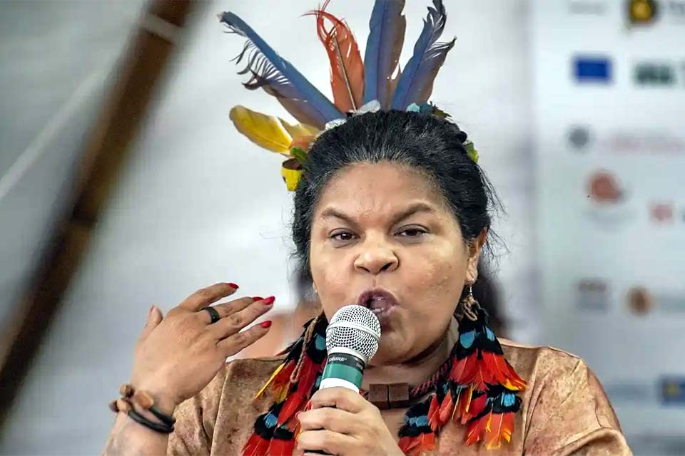 Ministra diz que exploração de petróleo na Amazônia preocupa indígenas