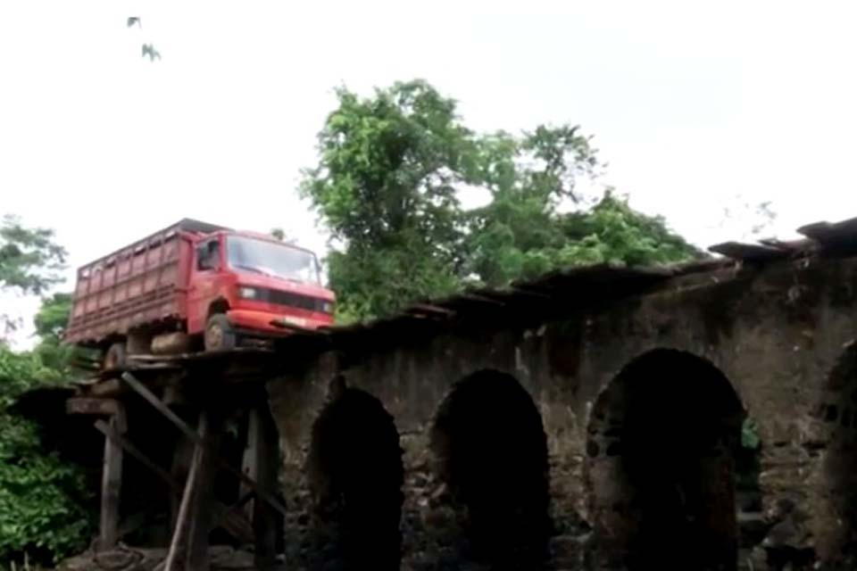 Seca deixa à mostra problemas estruturais em ponte histórica