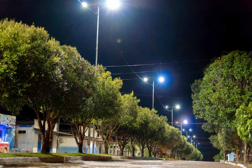 Prefeitura de Jaru amplia rede de iluminação urbana do distrito de Bom Jesus