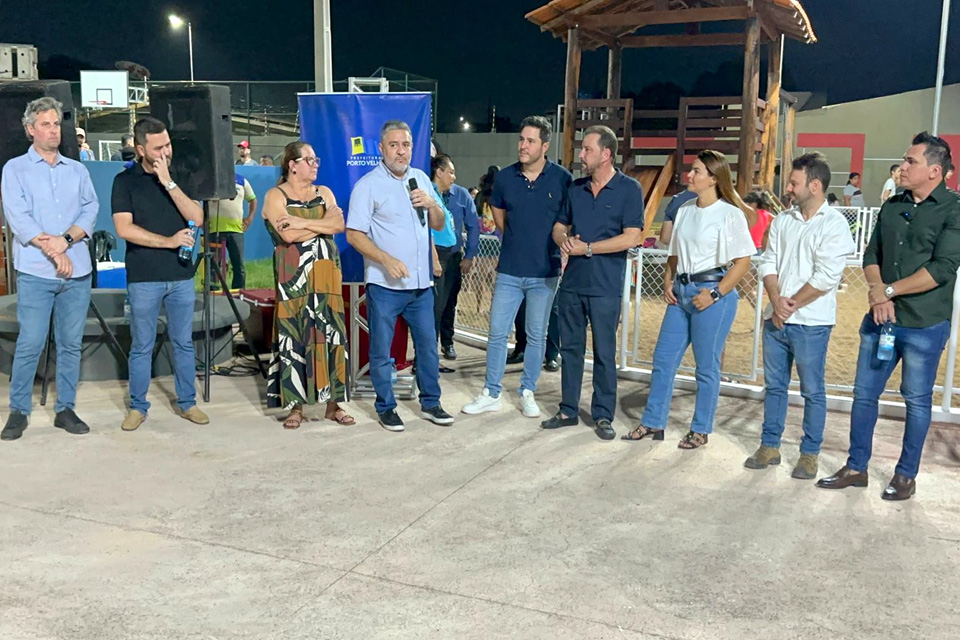 Vereador Everaldo Fogaça participa da inauguração da Praça das Camélias no bairro Eldorado