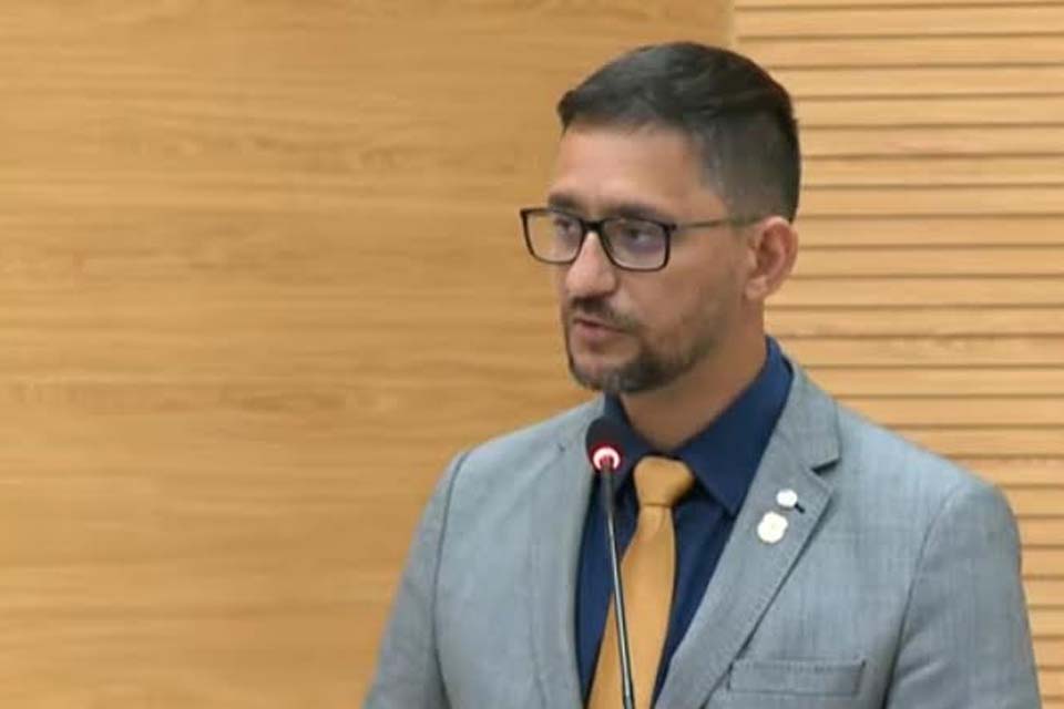 Deputado Anderson repudia atitude isolada de delegado em obrigar servidor a alterar nome de policial penal para agente penitenciário desrespeitando as leis