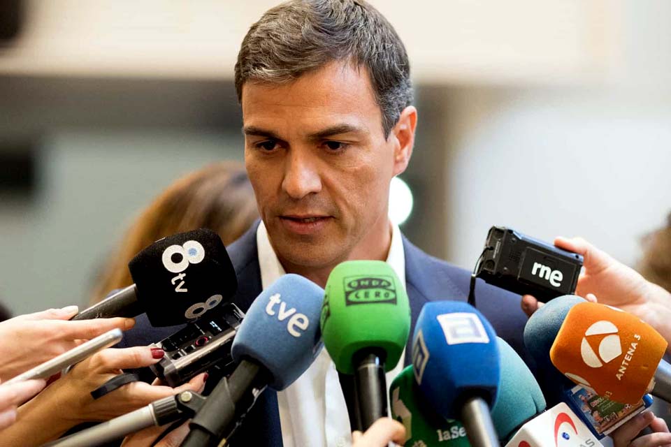 Extrema-esquerda ameaça votar contra a investidora de Pedro Sánchez