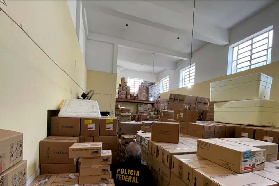 Anvisa e Polícia Federal fazem operação contra remédios falsificados