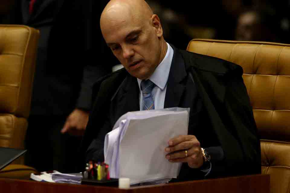 Alexandre de Moraes determina depoimento presencial do presidente