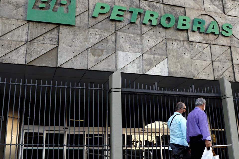 Petrobras assina contrato para venda do campo Papa-Terra