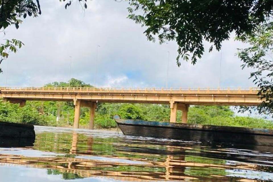 Rio Jaru entra em alerta vermelho para risco de alagamento