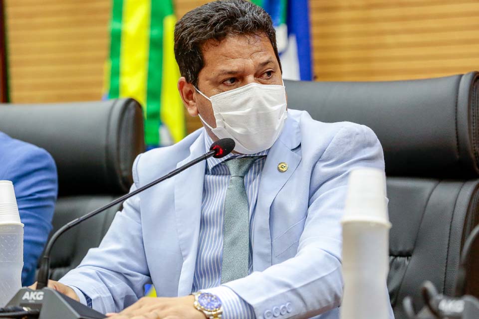 Jair Montes pede a compra de insumos e equipamentos para Escola Estadual de Ensino Médio Major Guapindaia