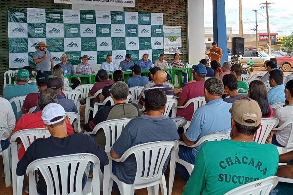 Pequenos produtores de Vilhena recebem calcário e equipamentos agrícolas