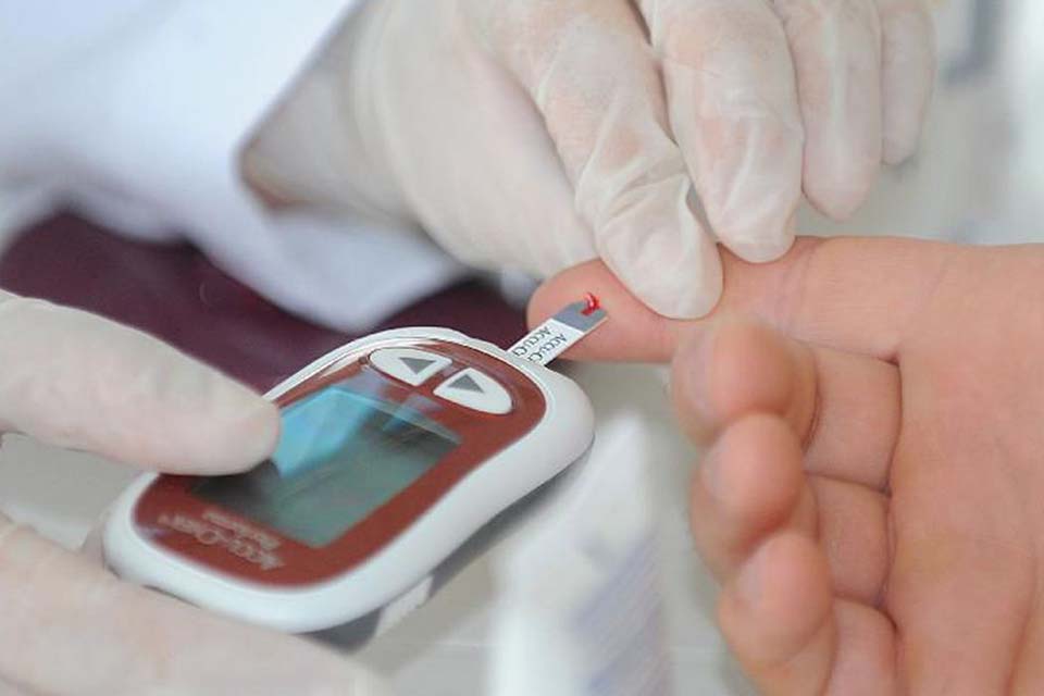 Estudo liga covid-19 a aumento de diabetes tipo 1 em crianças