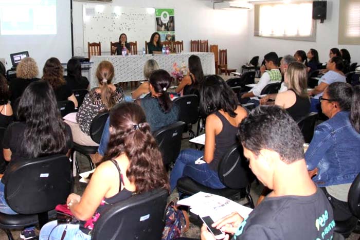 Educadores participam de Fórum de Educação Ambiental Crítica