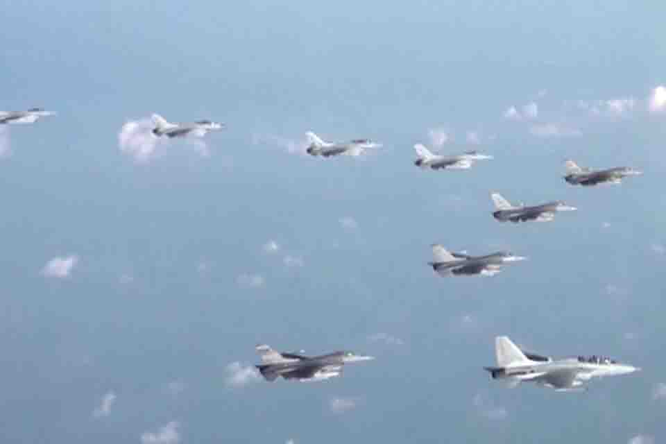 EUA e Coreia do Sul fazem manobra conjunta após Coreia do Norte lançar míssil com recorde de altitude