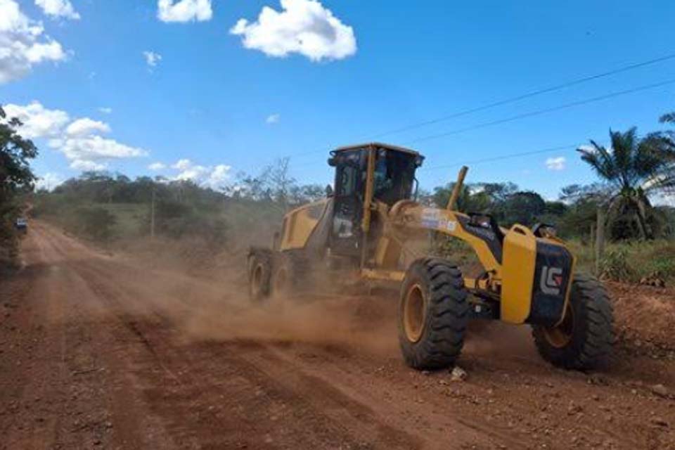 Prefeitura de Ji-Paraná trabalha na recuperação das estradas rurais