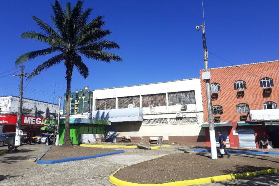  Prefeitura de Porto Velho finaliza pintura da Praça Jonatas Pedrosa