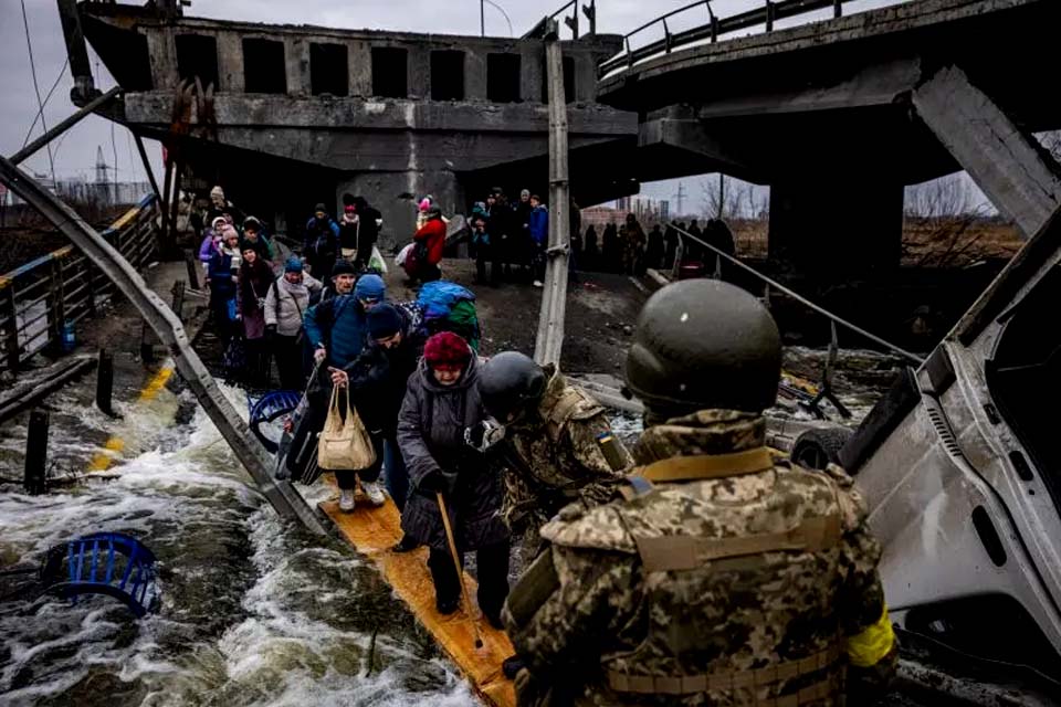 Sem acordo, Kiev e Moscou entram no 3º dia sem acordo sobre corredor humanitário 