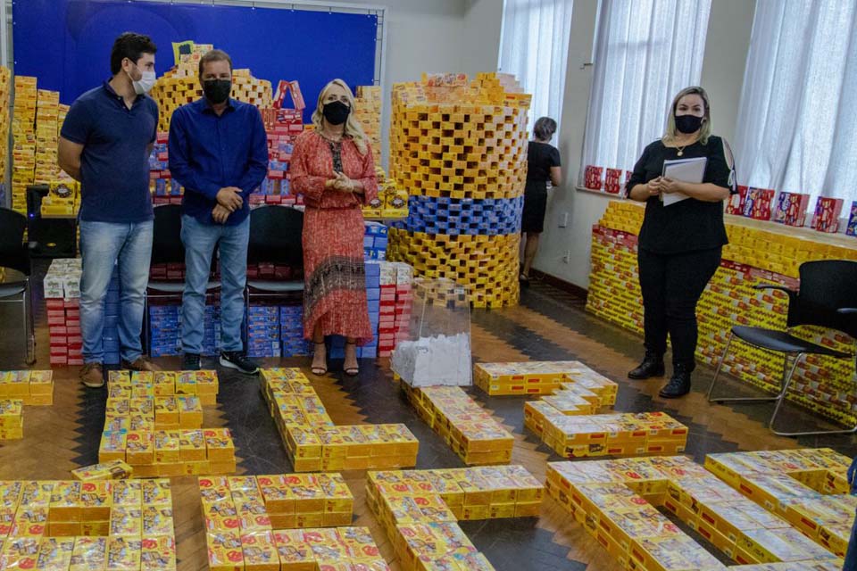 Páscoa Solidária arrecada 12 mil caixas de chocolates para crianças da capital