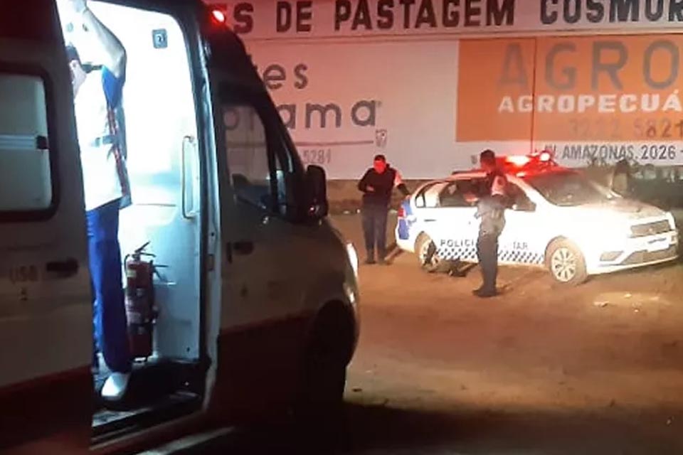 Mulher é baleada durante assalto em posto de combustíveis