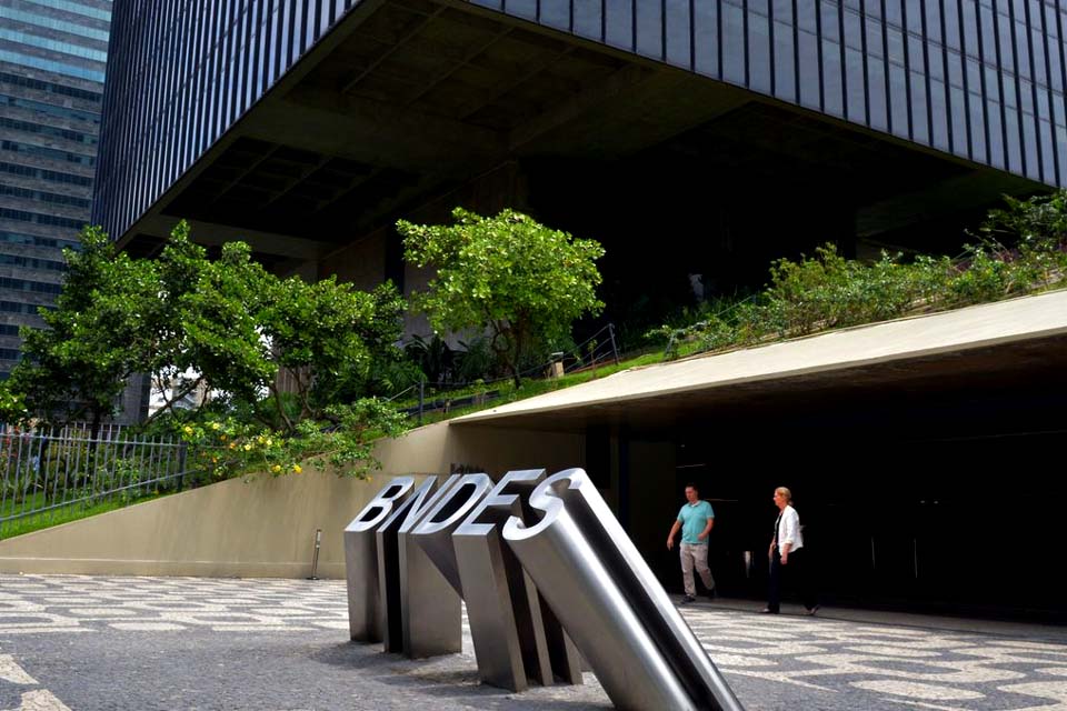 BNDES contrata R$ 3,3 bilhões em créditos para empresas