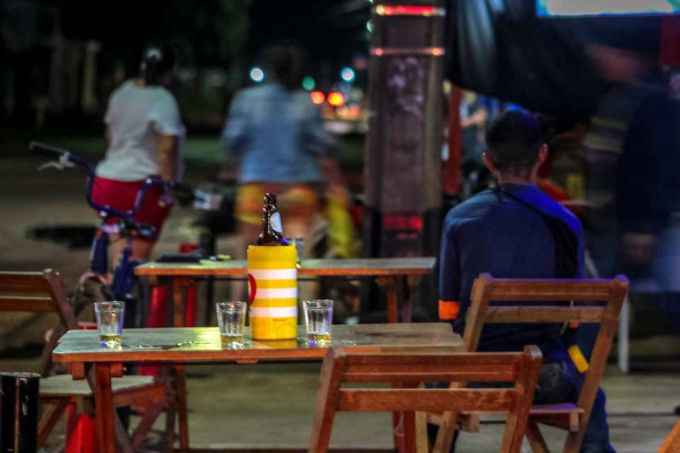 Por meio de decreto, consumo de bebidas alcoólicas é proibido em estabelecimentos comerciais de Rondônia