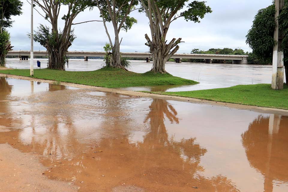 Nível do rio Machado volta a subir e Defesa Civil emite alerta; águas atingiram 10,74 metros de profundidade