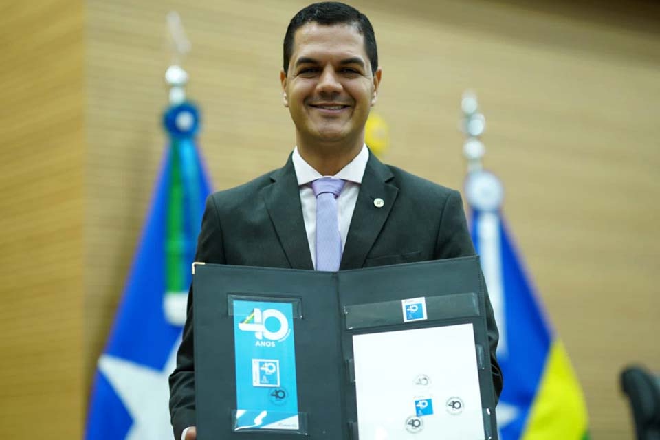 Deputado Cássio Gois celebra na Assembleia Legislativa os 40 anos da Constituição de Rondônia