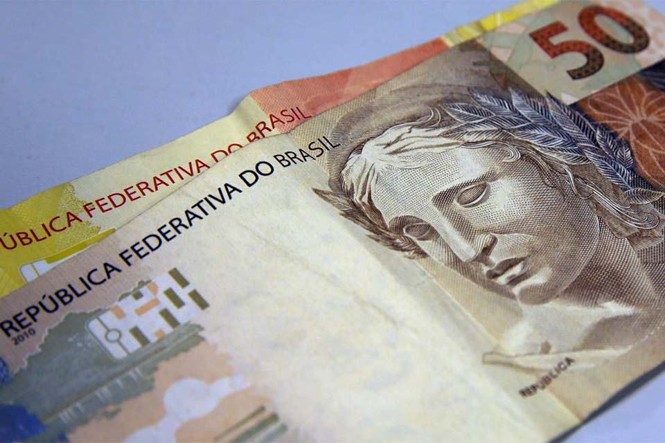 Caixa inicia pagamento da primeira parcela do Auxílio Brasil