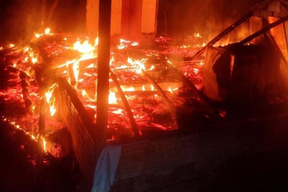 Discussão em balneário termina em incêndio criminoso em residência