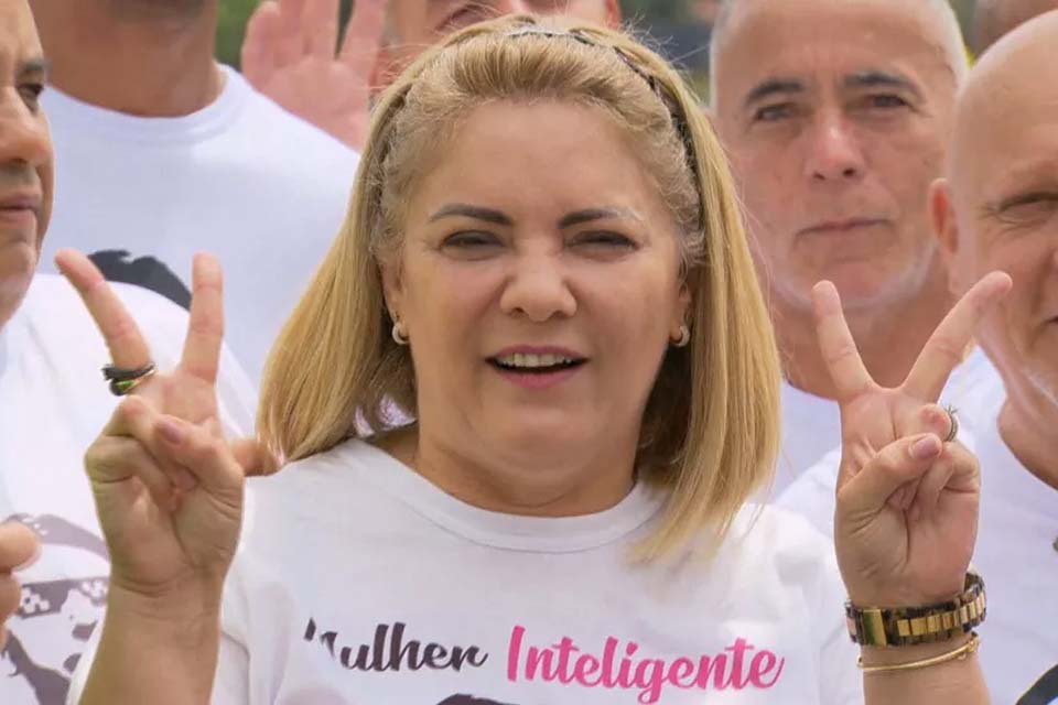 Ex-esposa de Bolsonaro perde nacionalidade brasileira após adquirir cidadania norueguesa