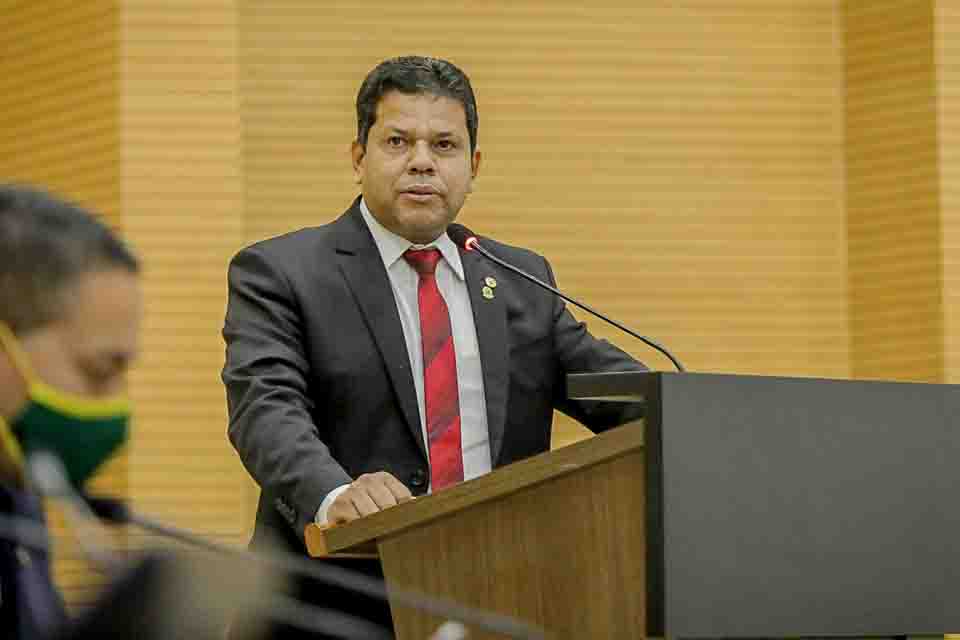 Deputado Jair Montes solicita perfuração de poço artesiano nas propriedades rurais no município de Nova Mamoré