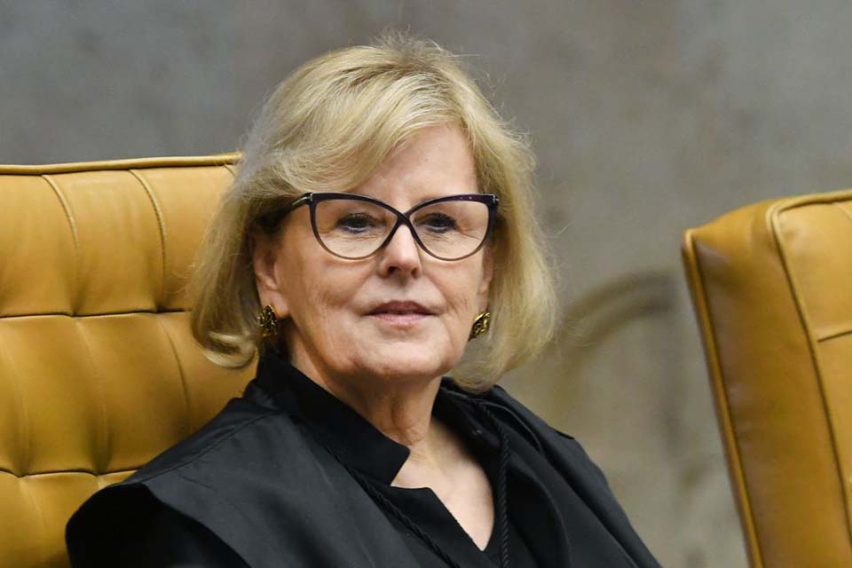 Ataques golpistas não abalaram crença na democracia, diz Rosa Weber