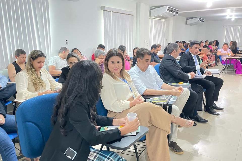 Palestra debate sobre saúde mental, prevenção e combate ao assédio moral e sexual no ambiente de trabalho