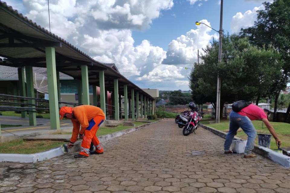 DER promove limpeza de pátios de órgãos públicos em Ouro Preto do Oeste