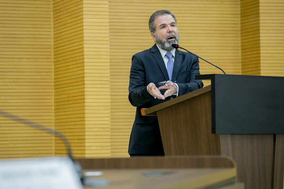 Responsabilidade Contábil, Civil e Criminal dos Prefeitos é tema central de palestra do 3º Fórum dos Legisladores Municipais do Estado de Rondônia