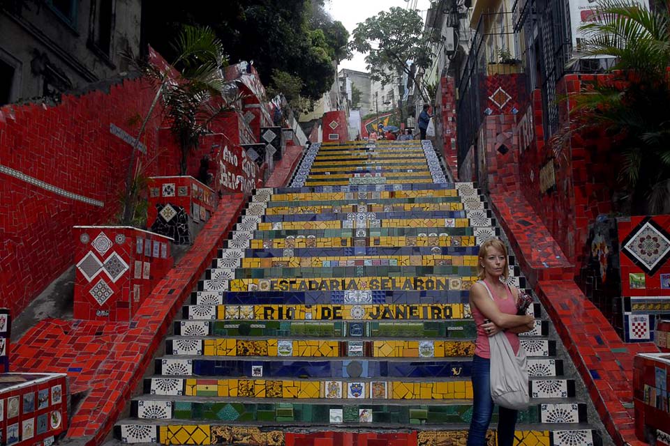 Guias turísticos buscam recursos para restaurar Escadaria Selarón