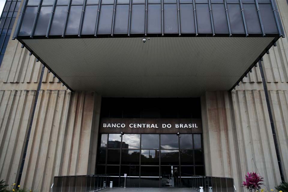  Mercado financeiro eleva projeção da inflação para 8,51%