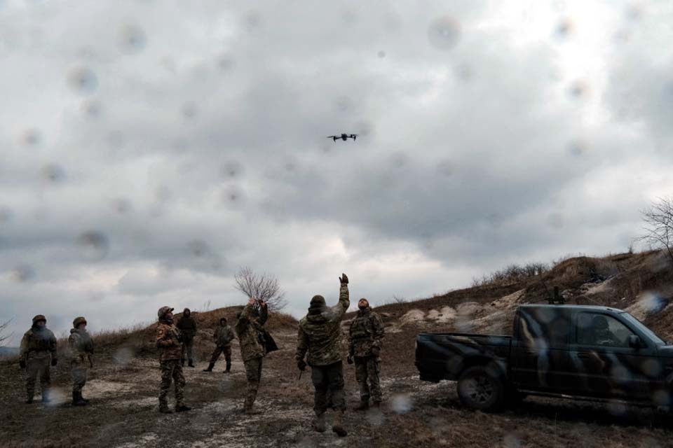 Forças ucranianas lançam ataques em oito regiões russas, incluindo Moscou 
