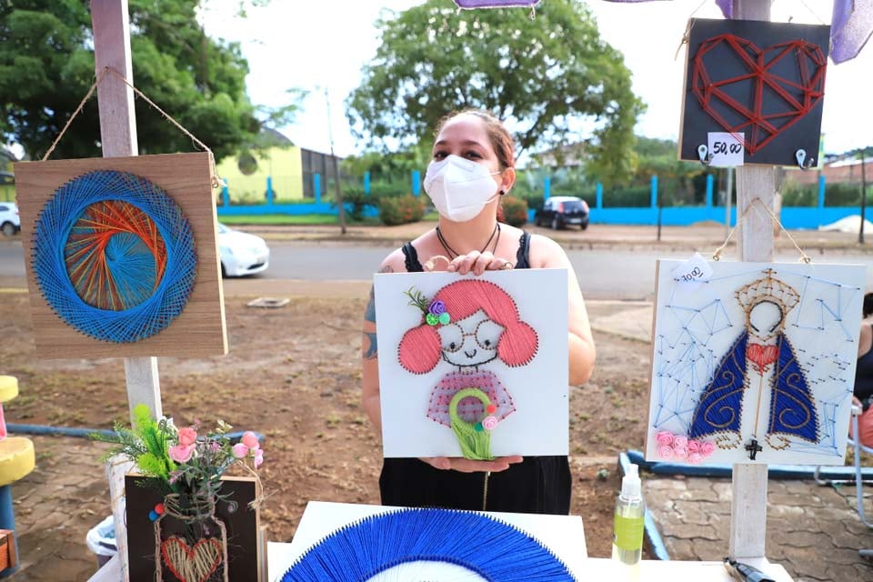 Empreendedores participam da Feira Jardim das Artes na Praça Dominó, em Porto Velho