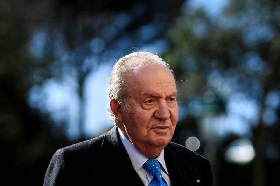 Procuradores suíços encerram caso de corrupção contra rei emérito Juan Carlos