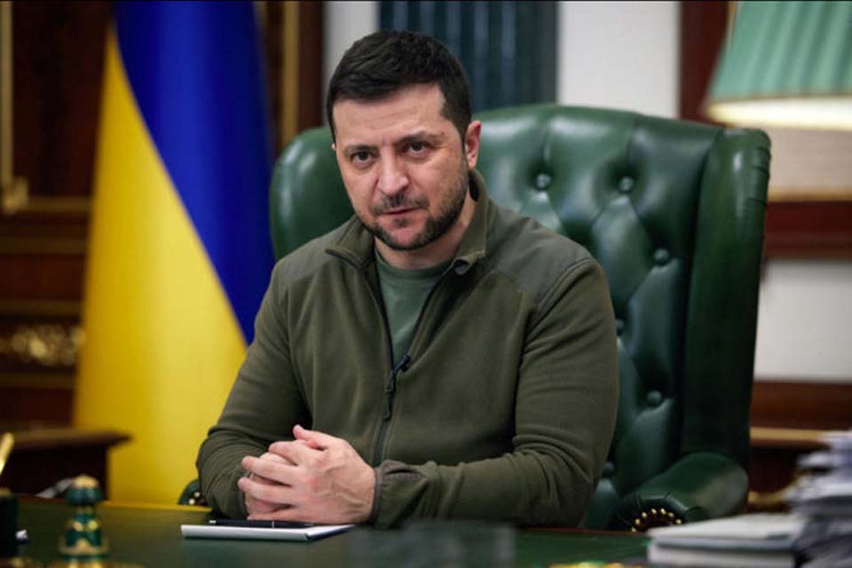 Zelensky acusa Rússia de 'crimes contra a humanidade' após Ucrânia ser atingida por mísseis