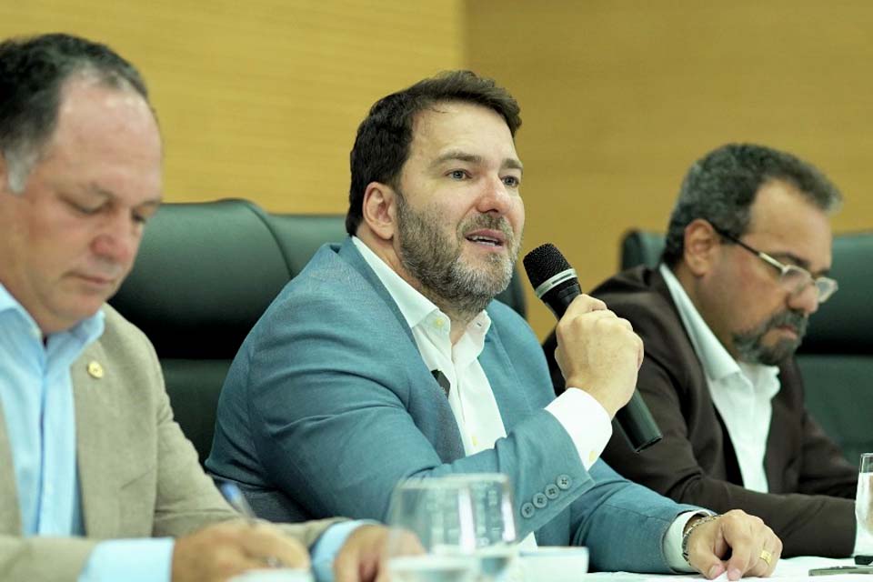 Deputado Estadual Alex Redano preside reunião técnica com garimpeiros de Rondônia