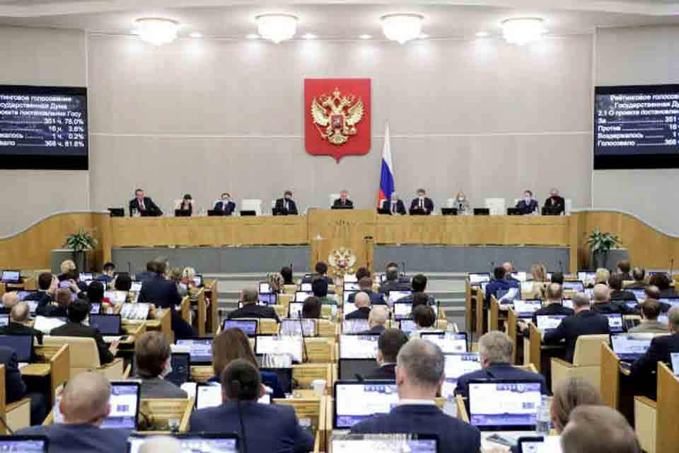 Parlamento russo aprova acordos de Putin com separatistas da Ucrânia