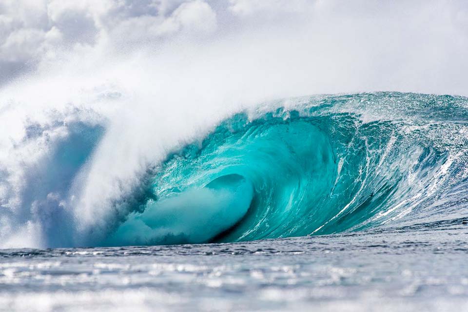 Brasileiros iniciam bem a disputa do circuito mundial de surfe