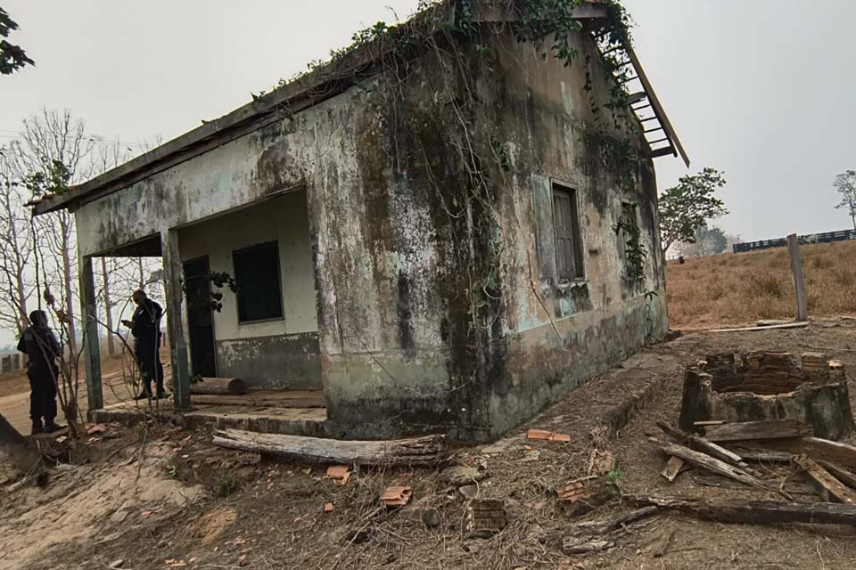 Corpo é encontrado dentro de poço de escola abandonada na linha 15