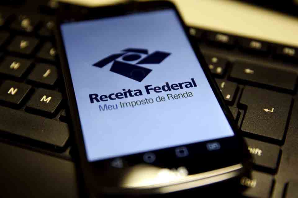 Receita paga hoje lote residual de restituição do IRPF de janeiro