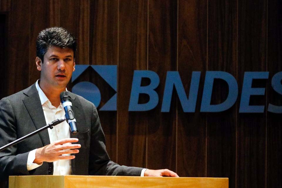 Presidente do BNDES testa positivo para covid-19