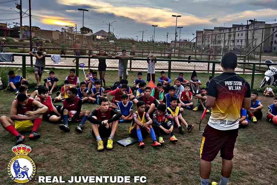 Projeto social sobrevive na periferia e muda vida de jovens no Morar Melhor