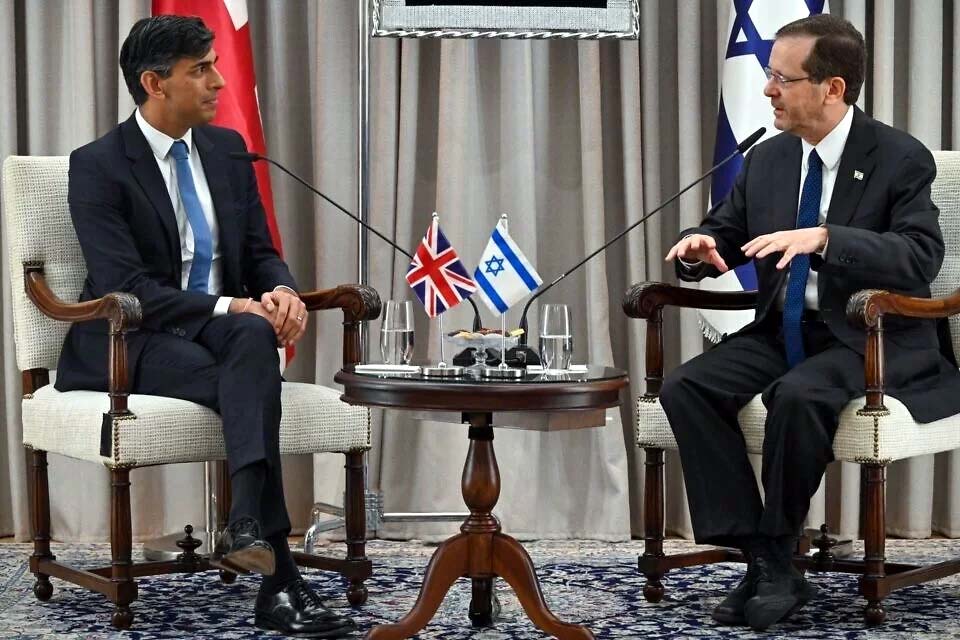 Presidente israelense faz premiê britânico chamar Hamas de terrorista