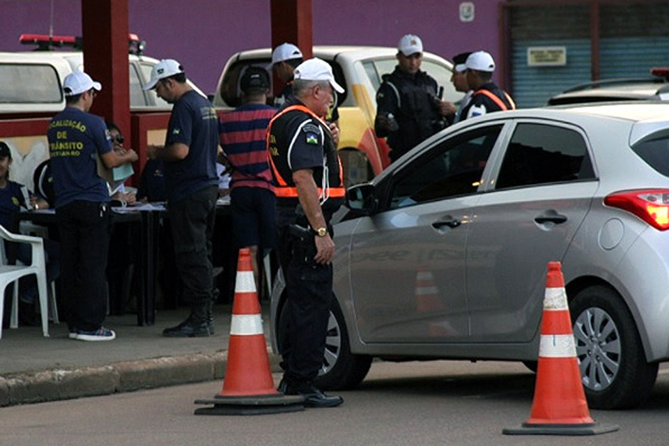 Mais de 50 condutores foram presos embriagados durante Lei Seca no Carnaval; além da aplicação das penalidades administrativas 