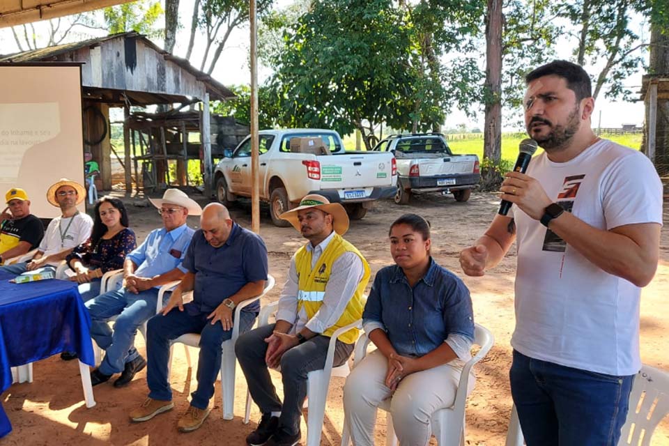 Deputado Jean Mendonça participa tradicional festa da cultura do inhame em Primavera de Rondônia